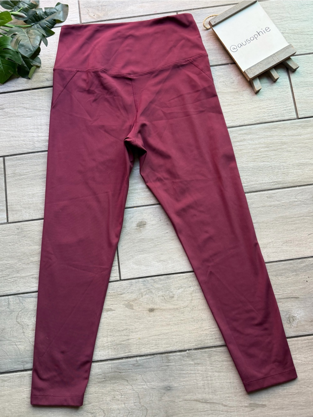 Girlfriend Collective High-Rise Performance Compression Leggings in Wine. Size M - Picture 4 of 10